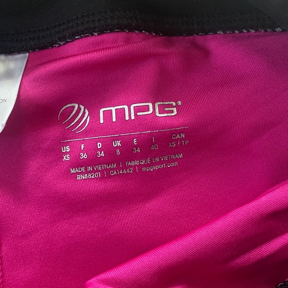 Exercise shorts - Picture 6 of 6